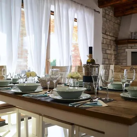 펜션 House In With Terrace, Air Conditioning, Wifi, Washing Machine *