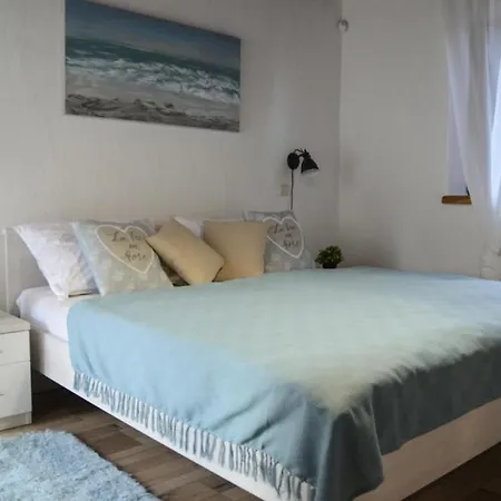 House In With Terrace, Air Conditioning, Wifi, Washing Machine *