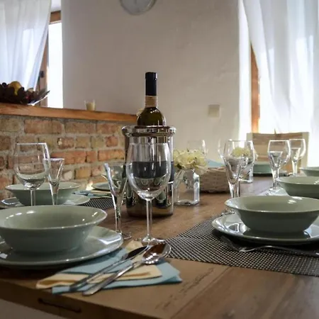 House In With Terrace, Air Conditioning, Wifi, Washing Machine * Svetvinčenat