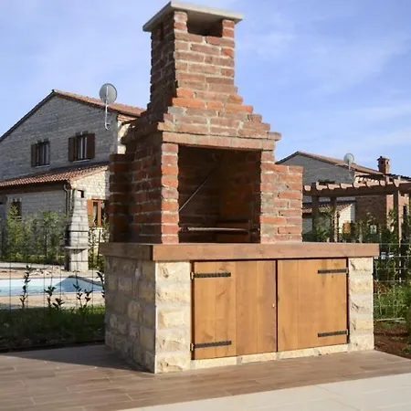 House In With Terrace, Air Conditioning, Wifi, Washing Machine Ferienhaus *