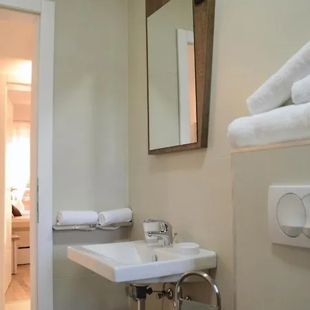 House In With Terrace, Air Conditioning, Wifi, Washing Machine Ferienhaus *