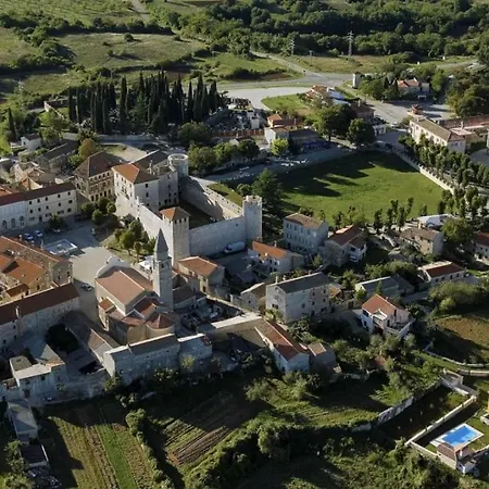 House In With Terrace, Air Conditioning, Wifi, Washing Machine Ferienhaus